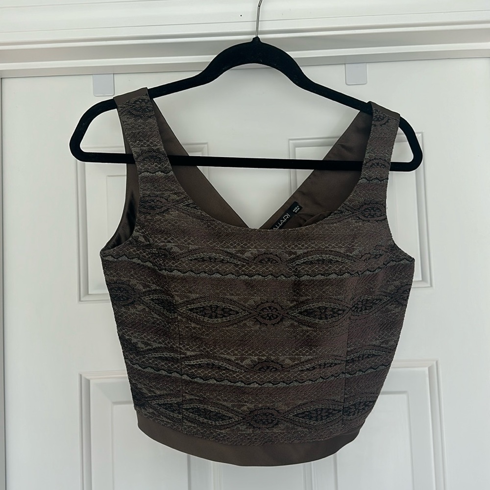 Women’s Brown Patterned Metallic Tahari Dressy Tank top size 6 (S-M)